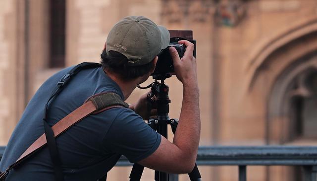 Fotograf a kameraman: Jak zachytit nezapomenutelné okamžiky