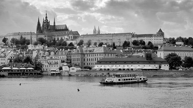 Hradčany a Malá Strana: ‌Romantické pozadí vaší⁢ svatby