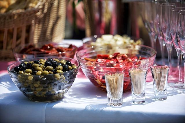 Tipy na catering a občerstvení pro vaši rozlučku se svobodou