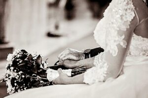 Zásnuby článek do novin: Jak napsat článek o zásnubách do novin